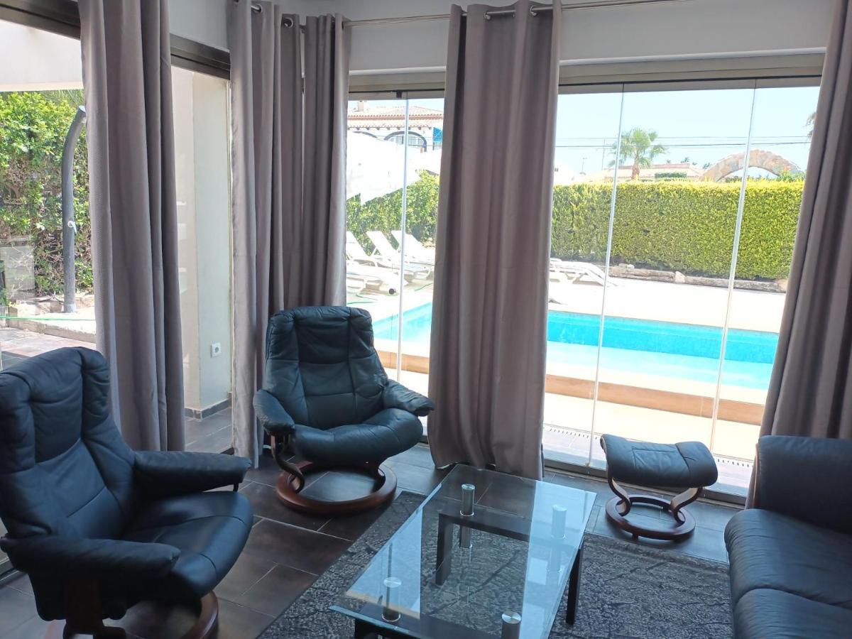 Villa Constantinos Apartamentos O Villa Completa 칼페 외부 사진