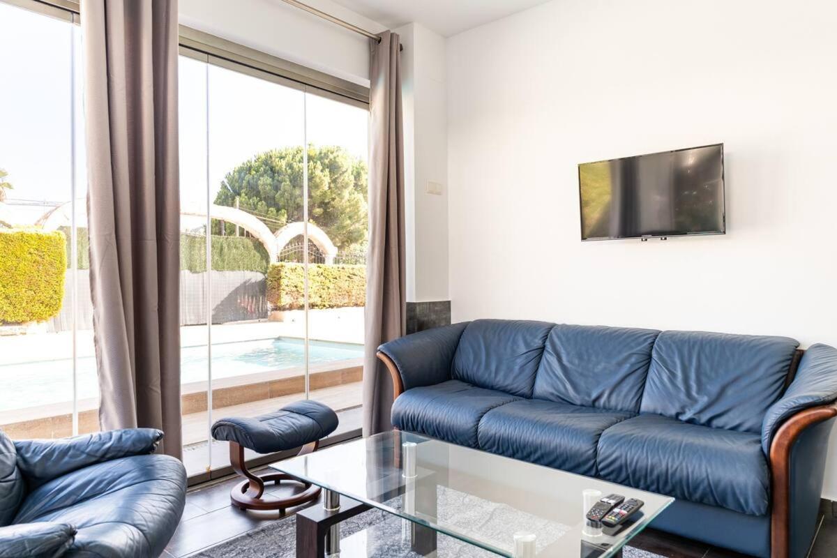 Villa Constantinos Apartamentos O Villa Completa 칼페 외부 사진