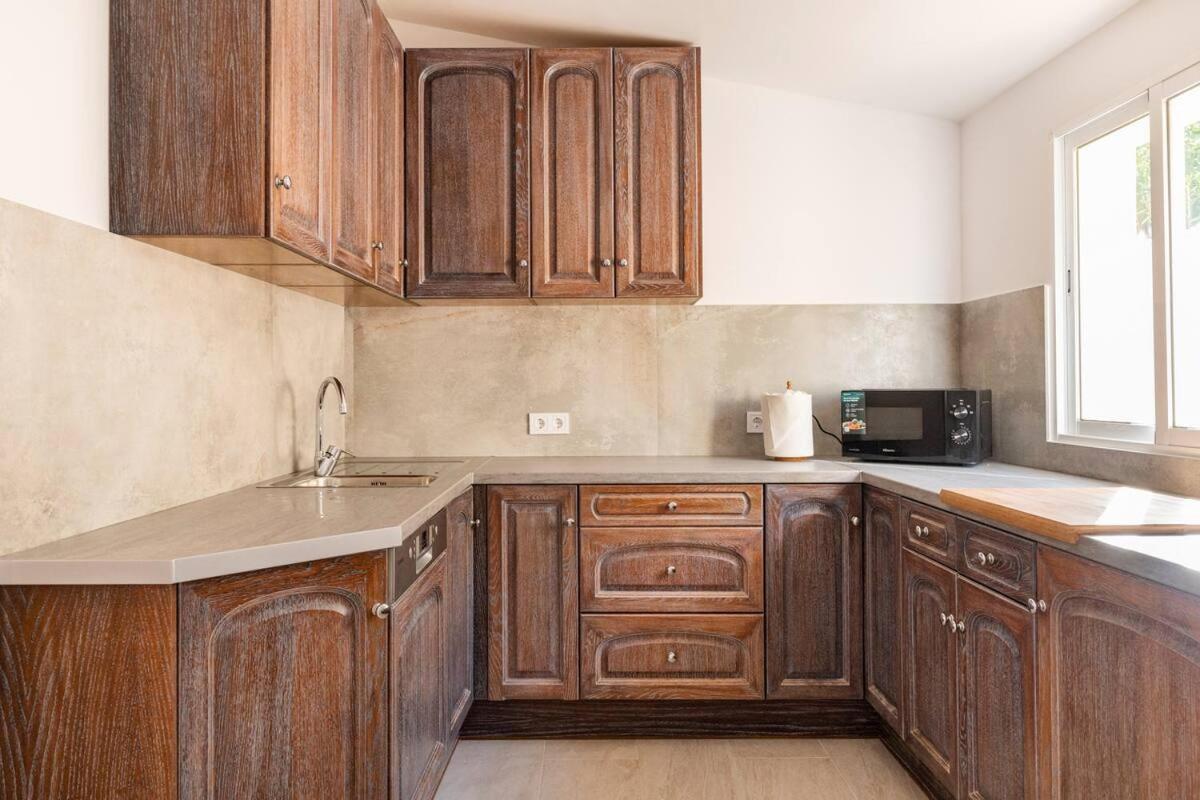 Villa Constantinos Apartamentos O Villa Completa 칼페 외부 사진